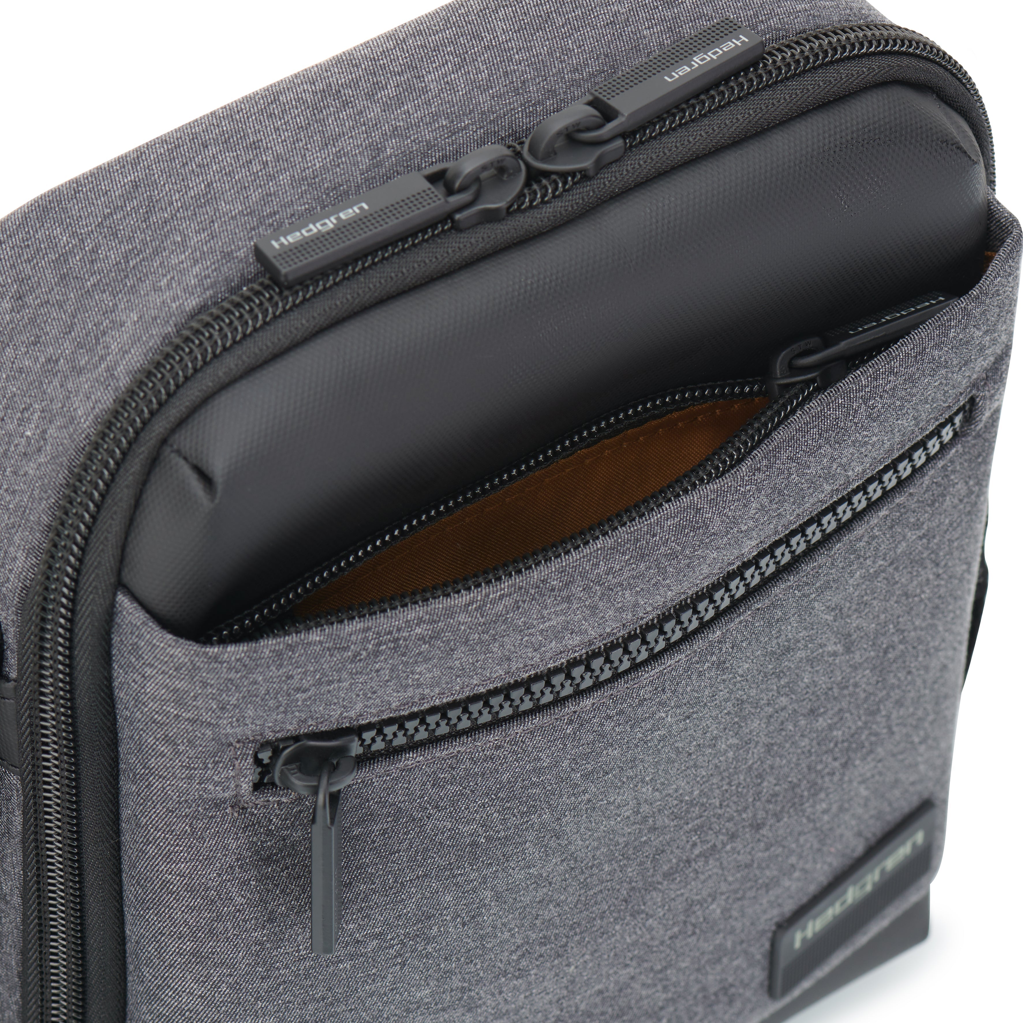 Hedgren APP Vertical Crossover Pouch 7" RFID