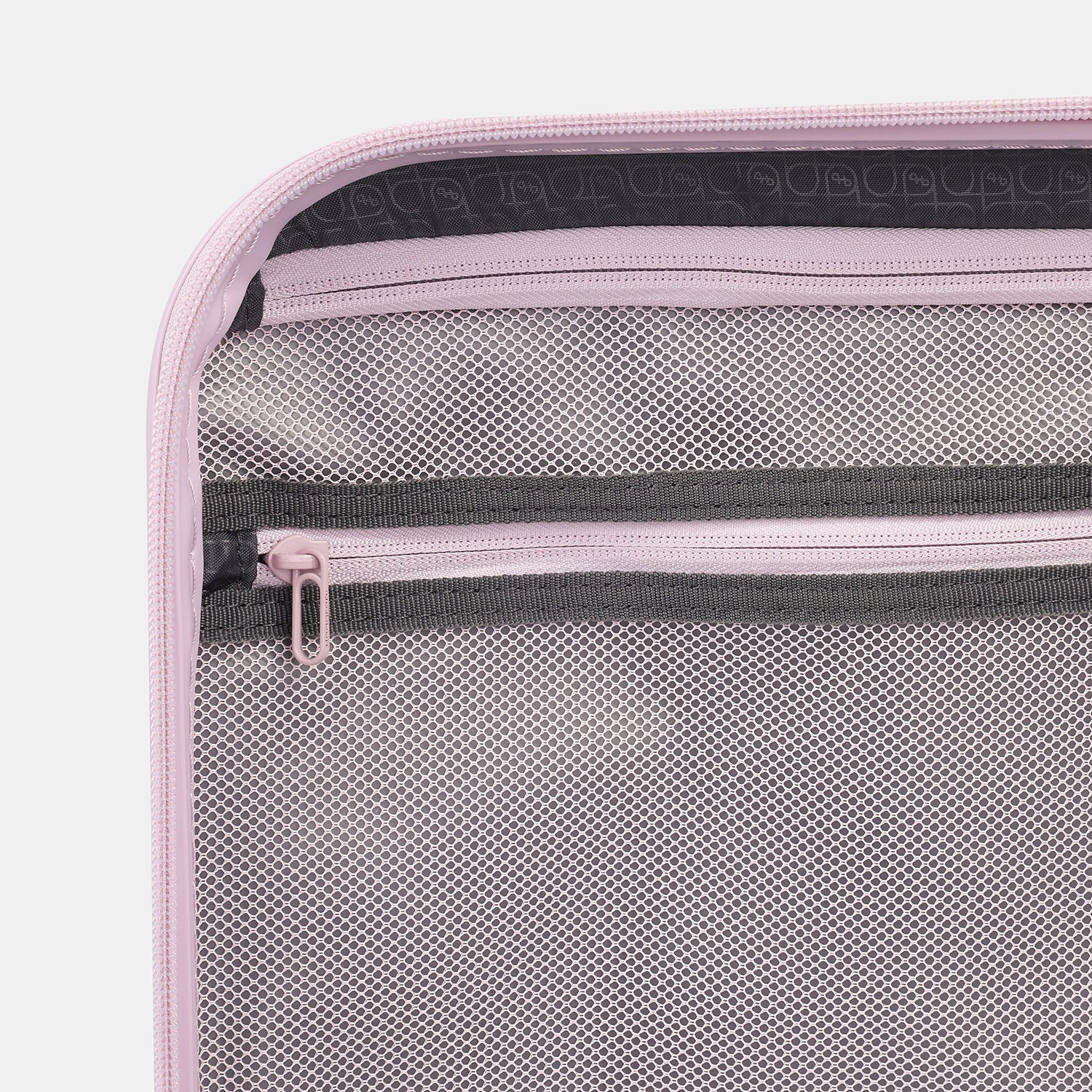 YUNO M EXP | Mittlerer, erweiterbarer Koffer (65 cm) mit TSA-Sicherheitsfreigabe