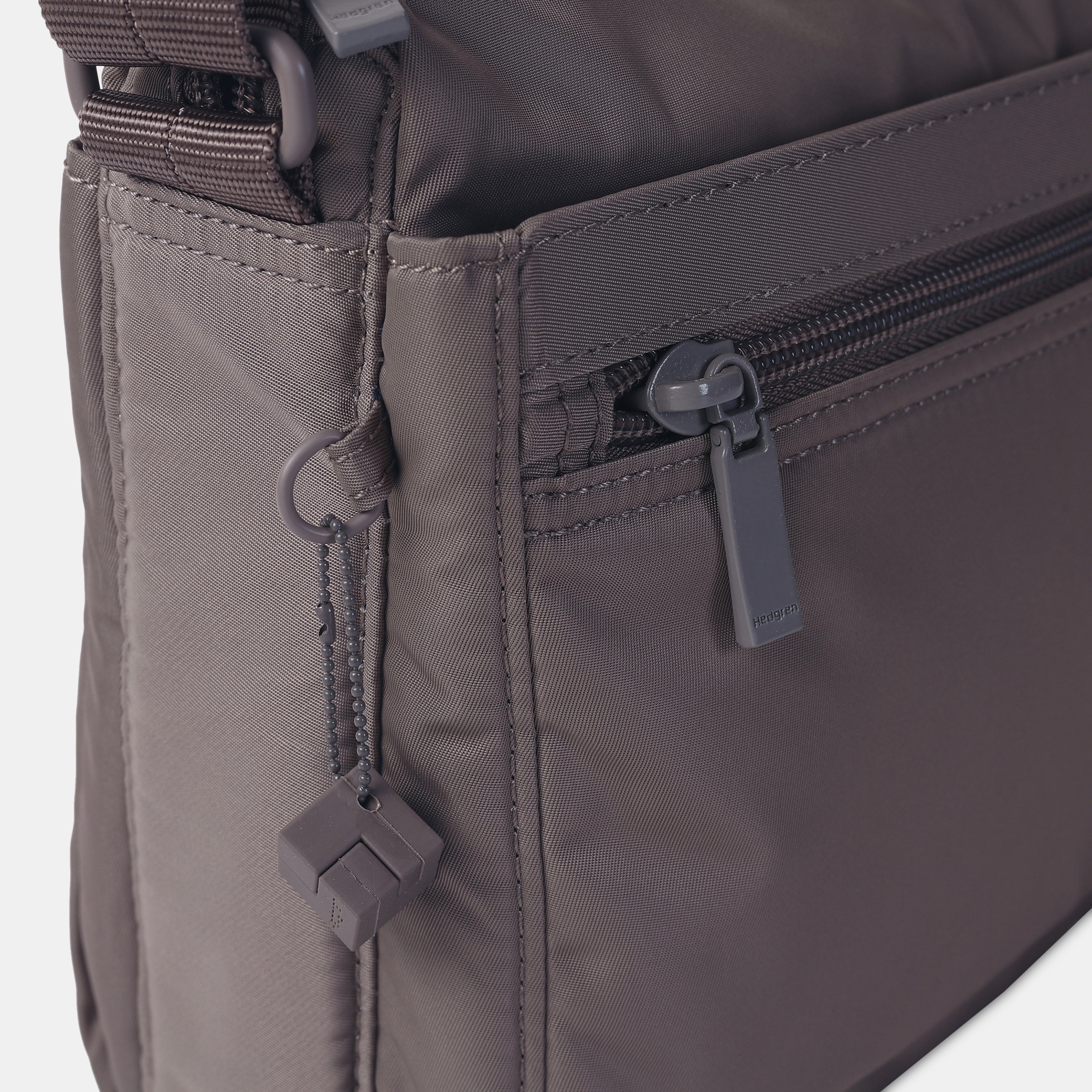 Hedgren EYE M Medium Shoulder Bag RFID