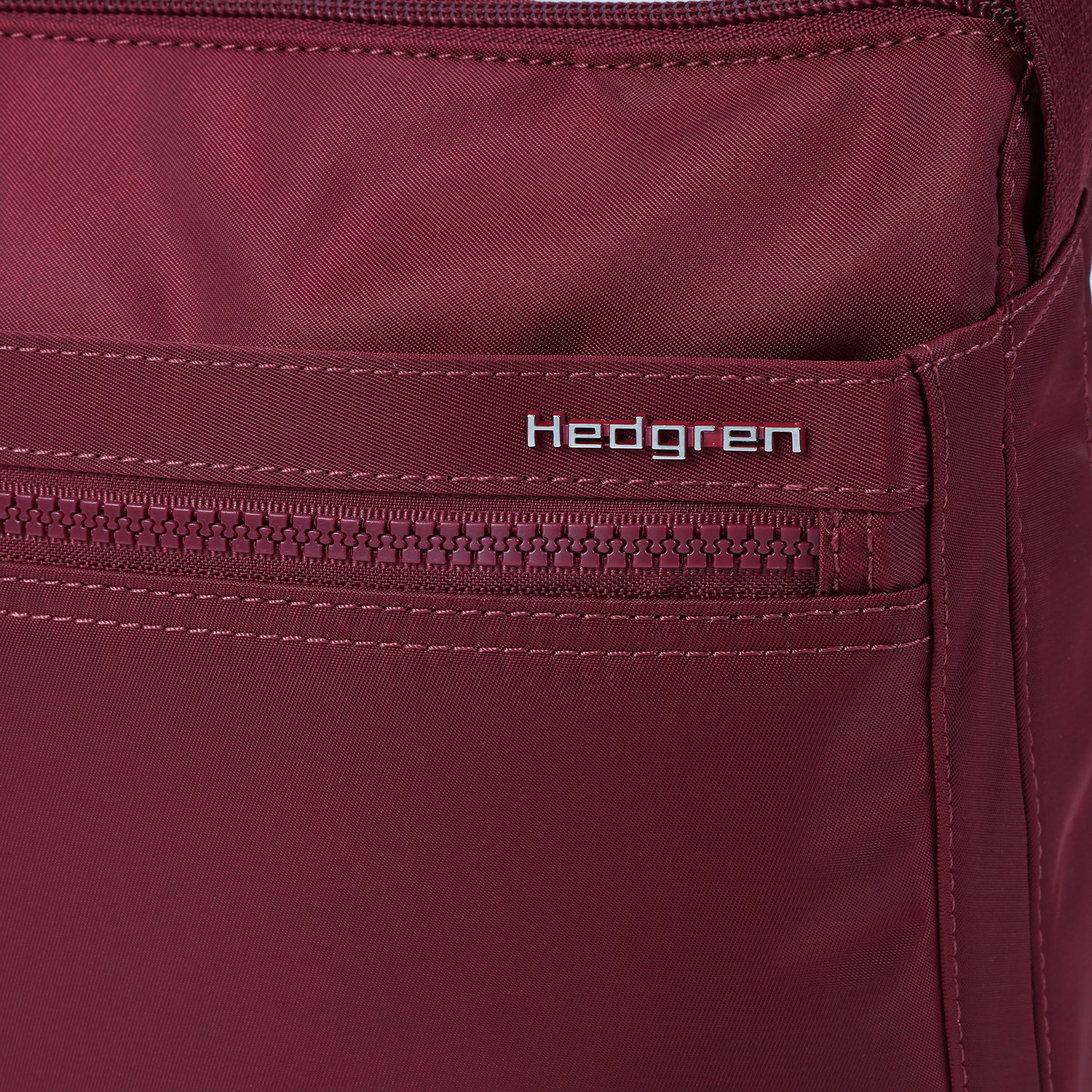 EYE Medium | Crossbody M + RFID | 100% Recycled RPET