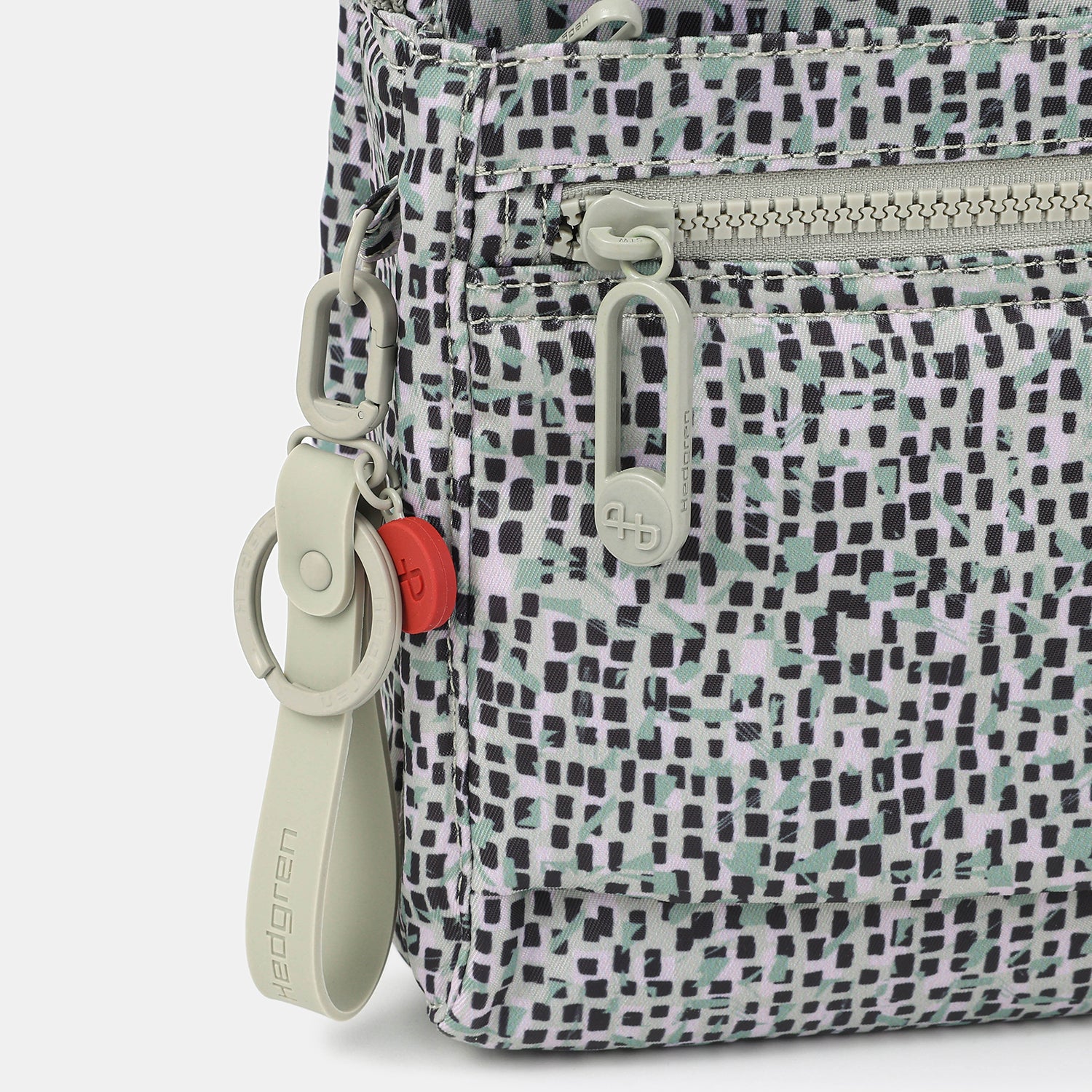 EYE Medium | Crossbody M + RFID | 100% Recycled RPET