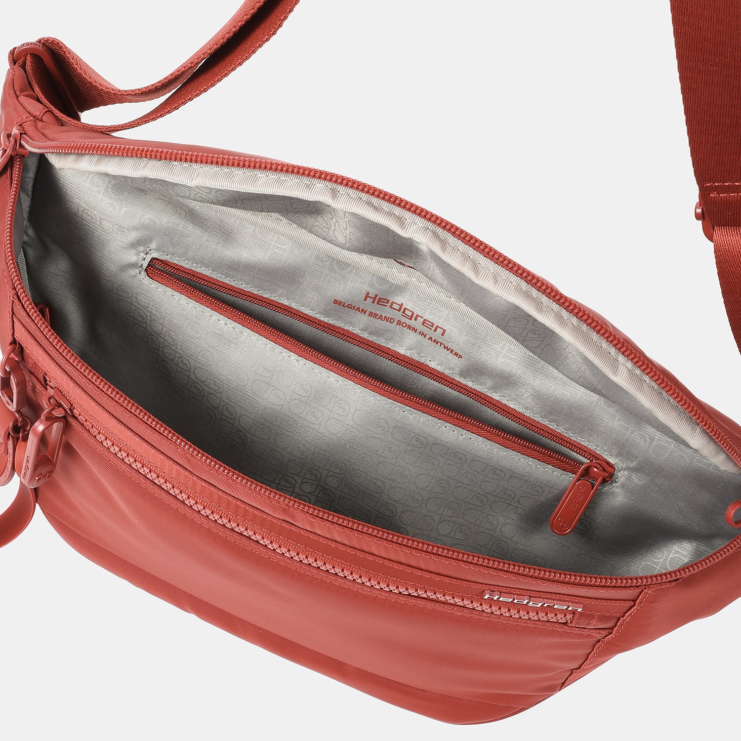BRANCO | Sling Crossbody + RFID | 100% Recycled RPET
