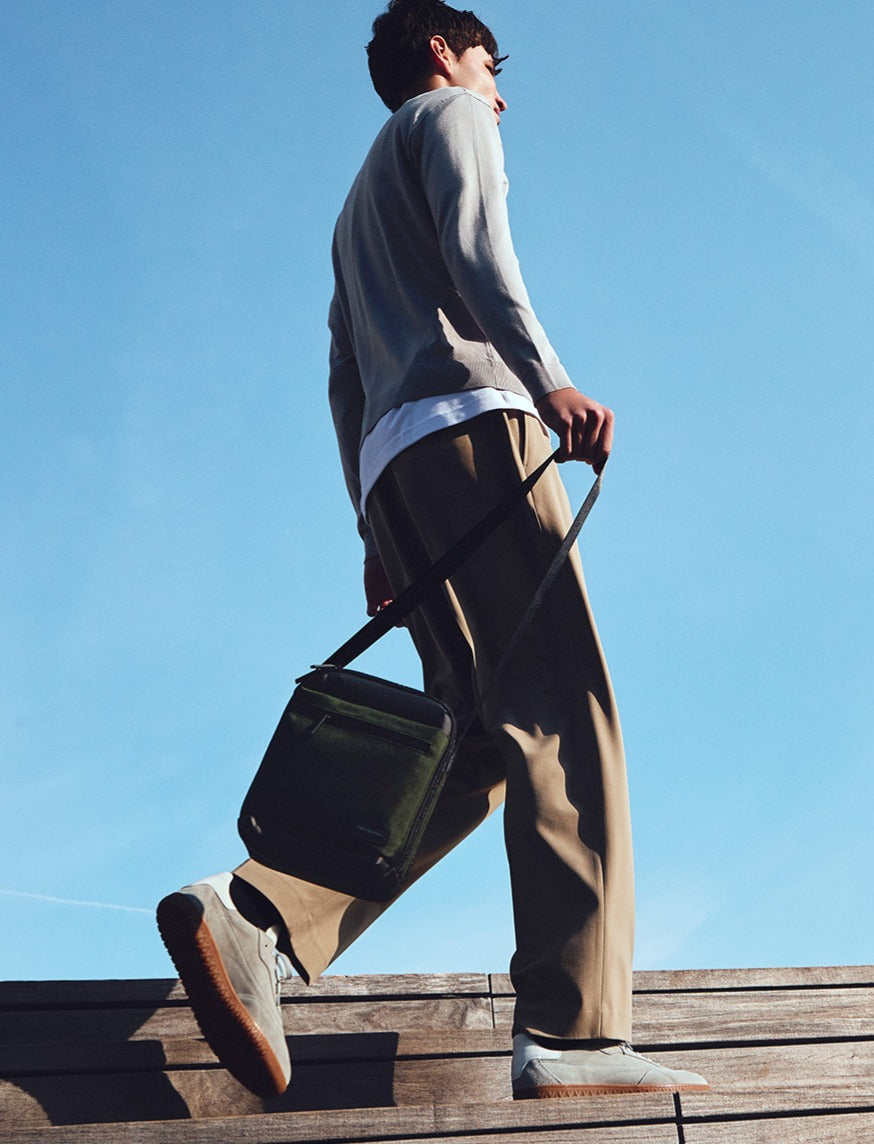 INC | Verticale crossbodytas 10" + RFID