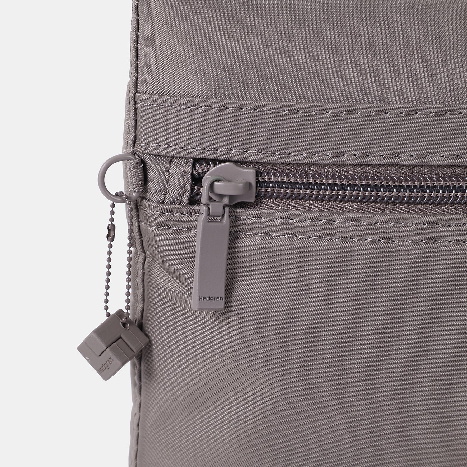 Hedgren LEONCE Small Vertical Crossover RFID