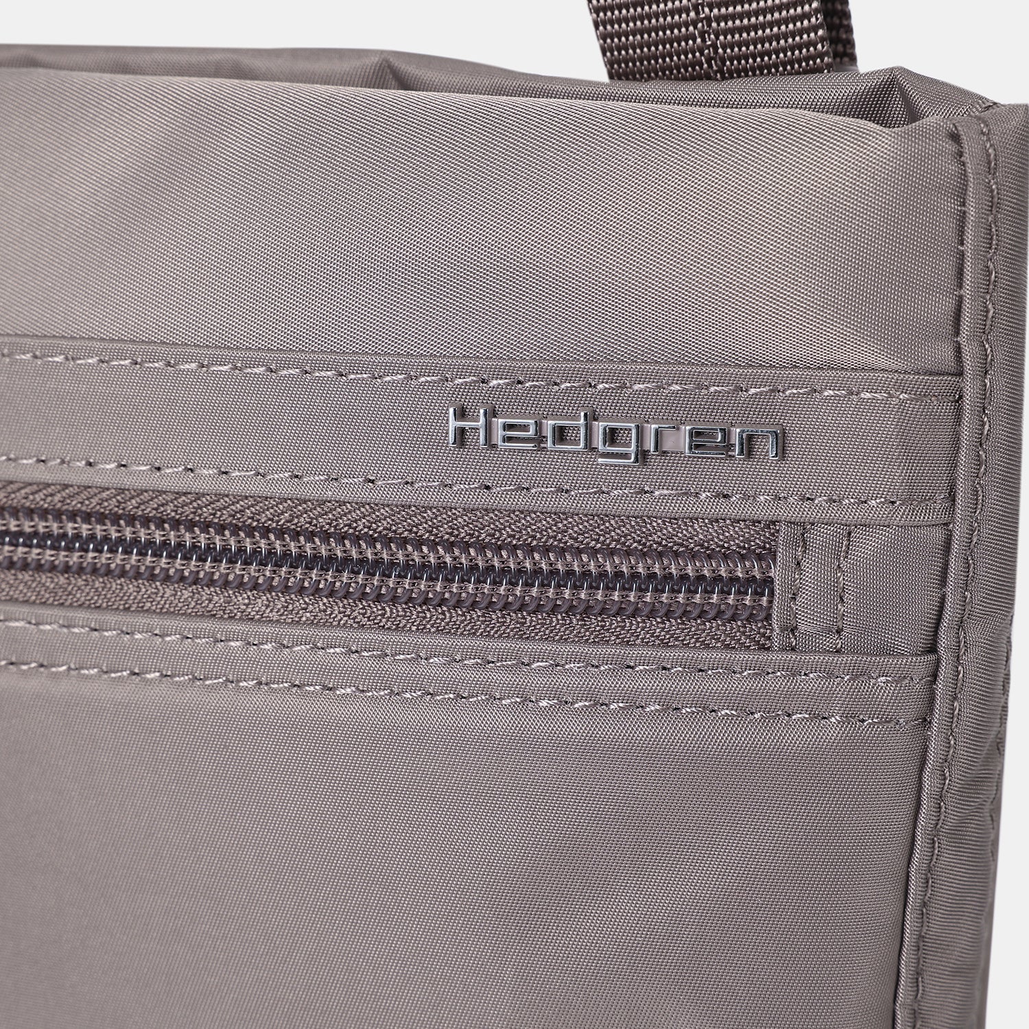 Hedgren LEONCE Small Vertical Crossover RFID