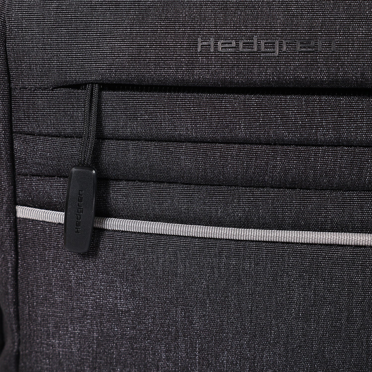 Hedgren CONTOUR Vertical Crossover 8.3"